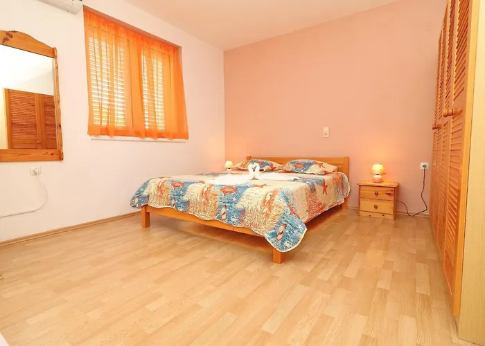 Appartement Michele-three Bedroom With Terrace Mandarin *