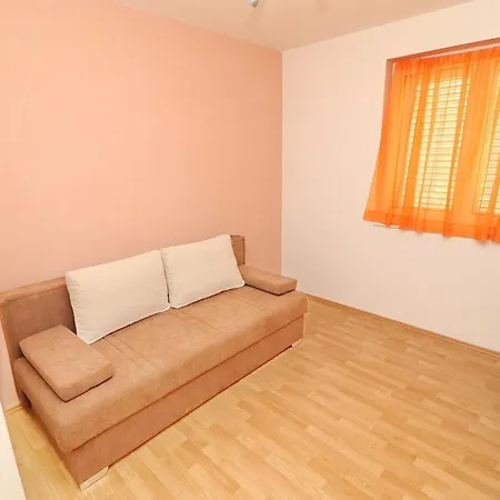 Apartment Michele-three Bedroom With Terrace Mandarin *