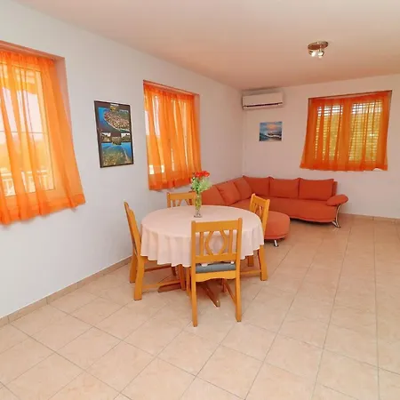 Michele-three Bedroom With Terrace Mandarin Apartamento Orebić