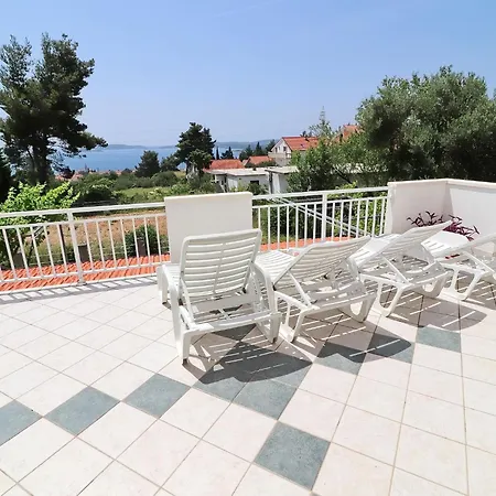 Apartment Michele-three Bedroom With Terrace Mandarin *