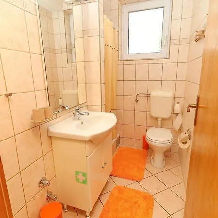 Michele-three Bedroom With Terrace Mandarin Apartment