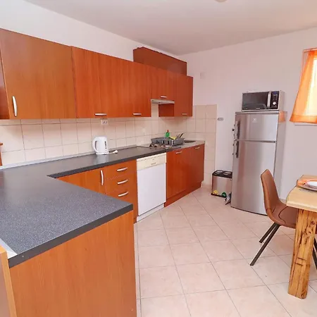 Apartment Michele-three Bedroom With Terrace Mandarin *