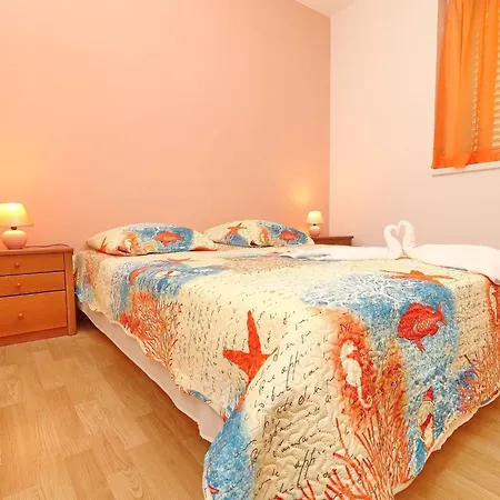 Michele-three Bedroom With Terrace Mandarin * Orebic