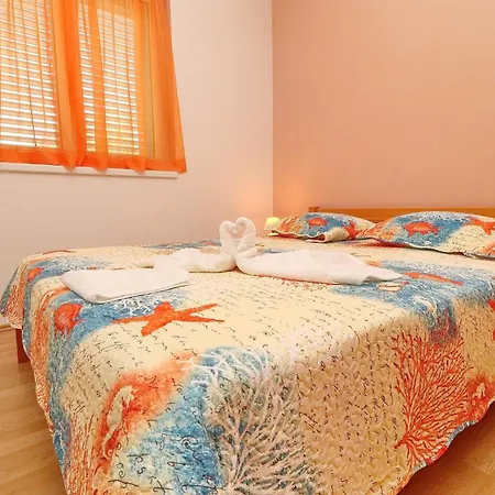 Michele-three Bedroom With Terrace Mandarin Orebic