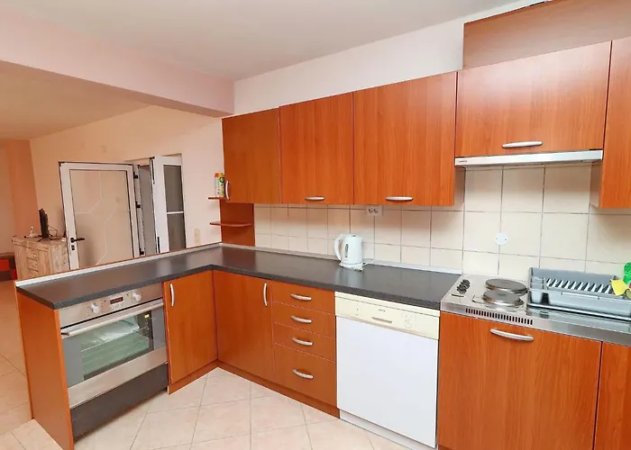 Michele-three Bedroom With Terrace Mandarin * Orebić